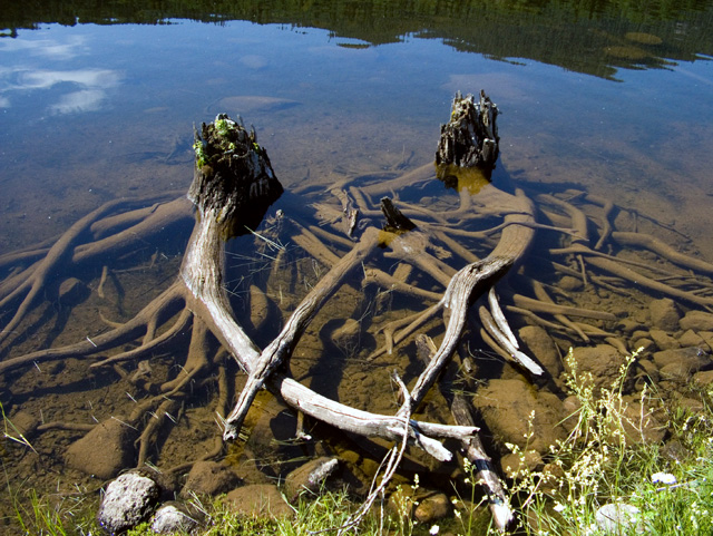 Hiking around lower Cataract lake